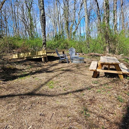 Cardinal Cove Campsite At Hocking Vacations - Tent Not Included Logan Exteriör bild